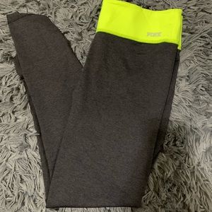 Reversible pink leggings